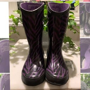 Girls BOGS size 9 rubber boot